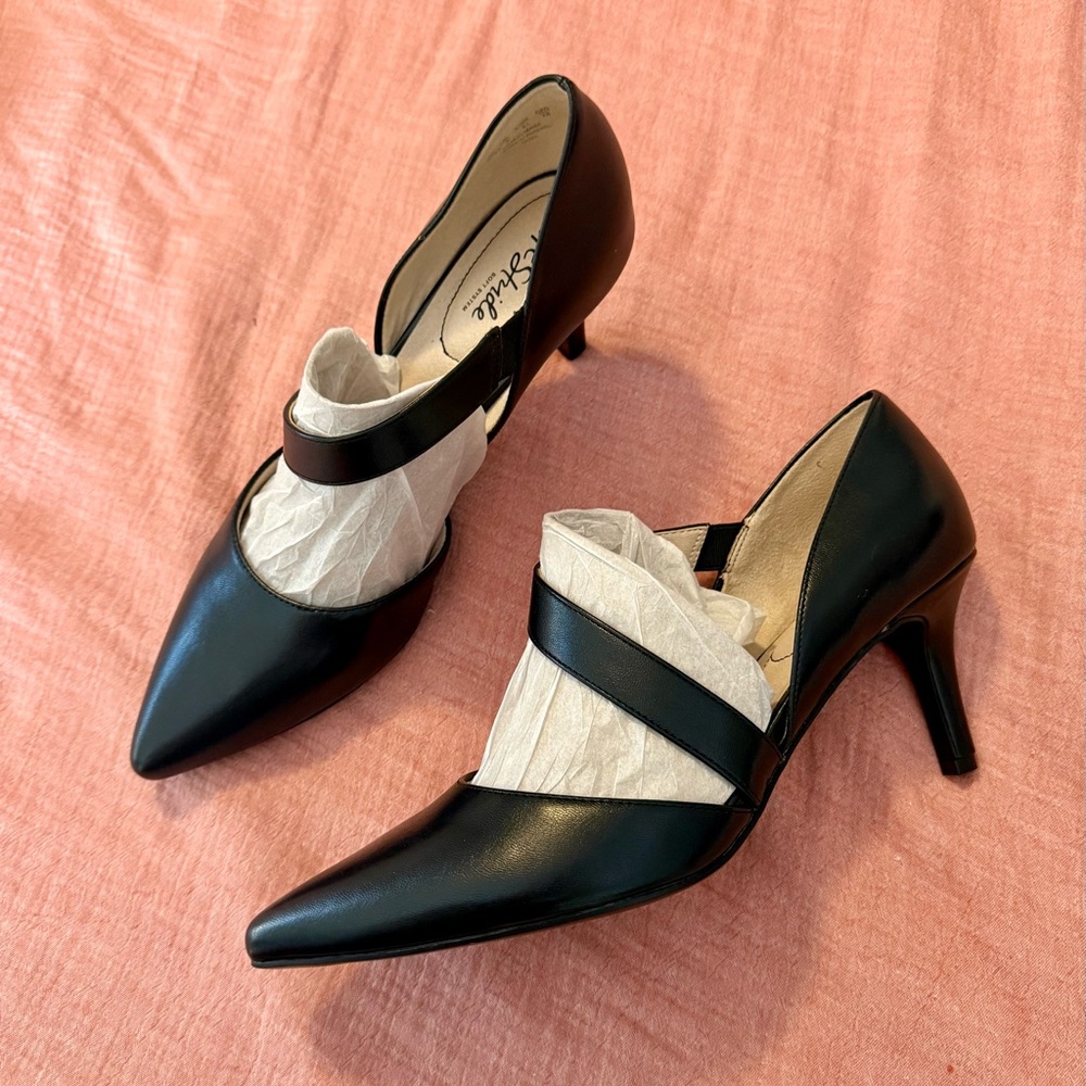 *NEW* Life Stride Black Heels, Pumps